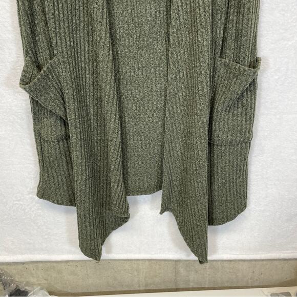 Gilli Olive Green Knit Sleeveless Cardigan Size‎ L - Picture 3 of 9